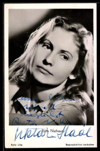 AK Schauspielerin Ruth Niehaus im Porträt, Autograph