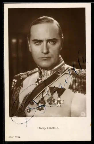 AK Schauspieler Harry Liedtke in Uniform porträtiert, Autograph
