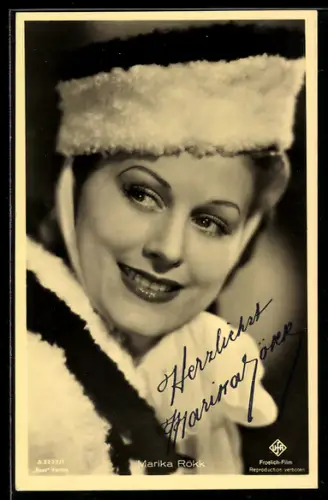 AK Schauspielerin Marika Rökk mit Pelzhut, Autograph