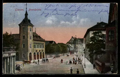 AK Giessen, Spaziergänger auf dem Brandplatz