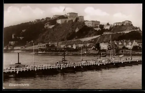 AK Ehrenbreitenstein, Ortsansicht mit Schiffsbrücke