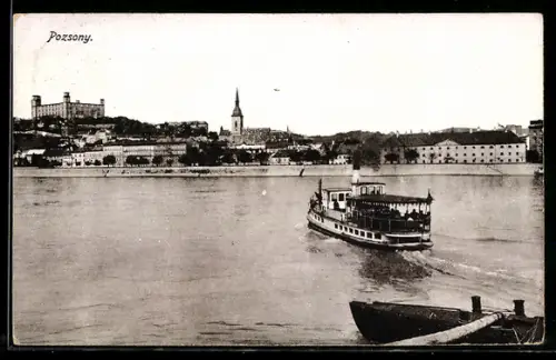 AK Pozsony, Stadtansicht mit Dampfschiff auf der Donau