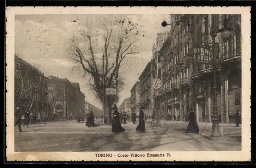AK Torino, Corso Vittorio Emanuele II con passanti e edifici storici