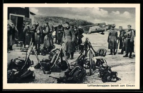 AK Fallschirmjäger der Luftlandetruppen bereit zum Einsatz
