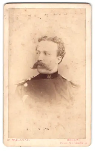 Fotografie W. Wallnau, Berlin, Unter den Linden 15, Offizier Lentgraf vom Hessischen Artilleriekorps, Berlin 1873