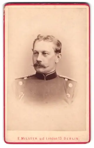 Fotografie E. Milster, Berlin, Unter den Linden, Offizier Gerber, Brandenburg. Feld-Art.-Rgt. 3, mit Band zum EK II 1870