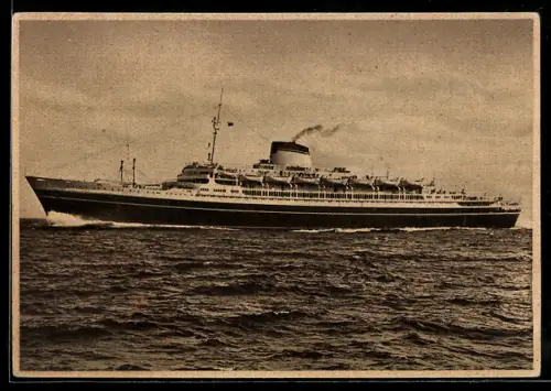 AK Passagierschiff Cristoforo Colombo der Italia Societa di Navigazione Genova bei voller Fahrt