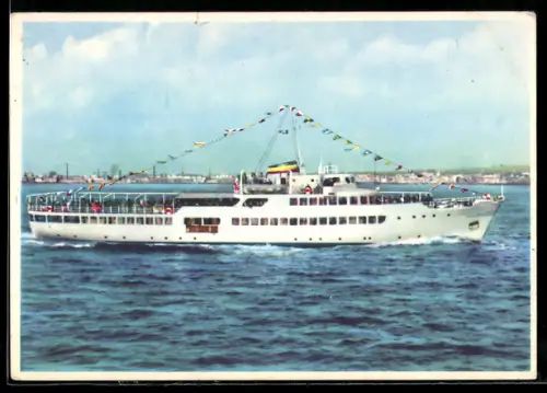 AK Italienisches Passagierschiff Partenope in Fahrt vor der Küste