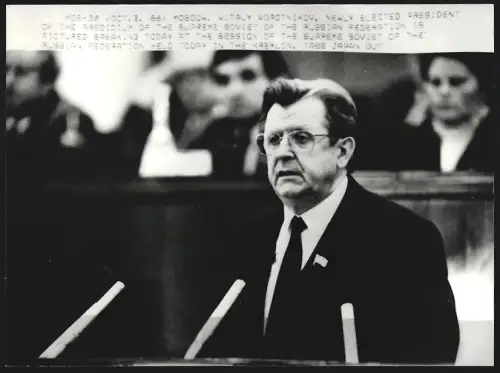 Fotografie Präsidiumspräsident Vitaly Vorotnikov bei einer Rede im Kreml