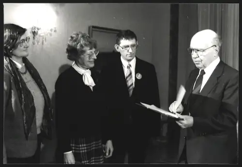 Fotografie Botschafter der Sowjetunion W.S. Semjonow beim Heilbronner Friedensrat im Jahr 1985