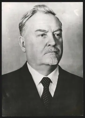 Fotografie Nikolai Alexandrowitsch Bulganin, Vorsitzender des Ministerrats der Sowjetunion im Portrait