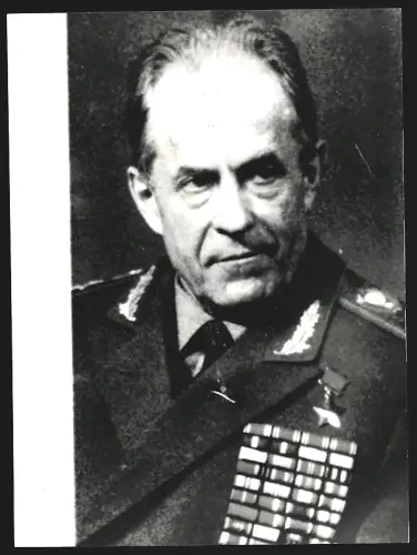 Fotografie Sowjetischer Generalstabschef Achromejew mit Uniform und Orden im Jahr 1988