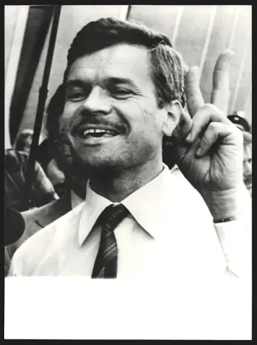 Fotografie Sowjetischer UNO-Beamter Gennady Sacharow nach seiner Freilassung 1986