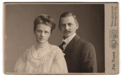 Fotografie Jos. Raab, Braunschweig, Bohlweg 40, Paar im Porträt