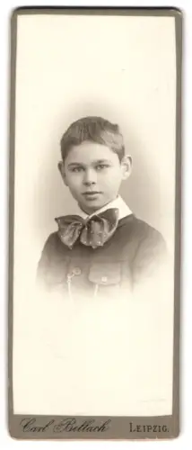 Fotografie Carl Bellach, Leipzig, Gellertstrasse 12, Rudolf Ahlemann im Jahr 1904