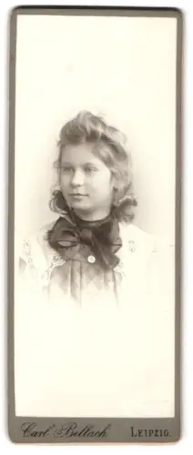 Fotografie Carl Bellach, Leipzig, Gellertstrasse 12, Hilde Ahlemann im Jahr 1904