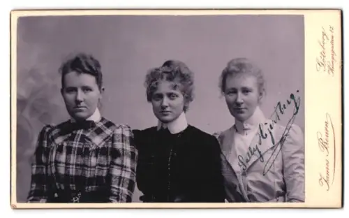 Fotografie James Bourn, Göteborg, Kungsgatan 47, Sally Hjertberg mit Familie