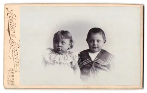 Fotografie Atelier Borries, Bergen, Wilhelm und Marie Evers als Kinder im Jahr 1904