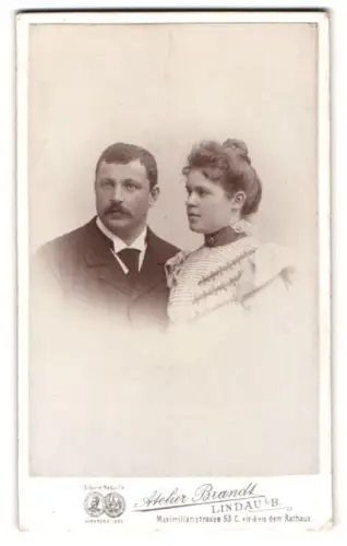 Fotografie Atelier Brandt, Lindau, Maximilianstrasse 53, Paul und Clara im Porträt