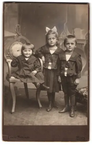 Fotografie Franz Harlass, Mies, Lisl und Fritz mit Geschwisterkind