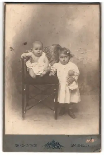 Fotografie Sonnenleitner, Gmunden, Kuferzeile 7, Mary mit ihrem Bruder