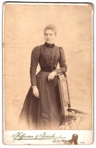 Fotografie Hoffmann & Jursch, Leipzig, Dorotheen-Str. 10, Emma Gröbe im Porträt