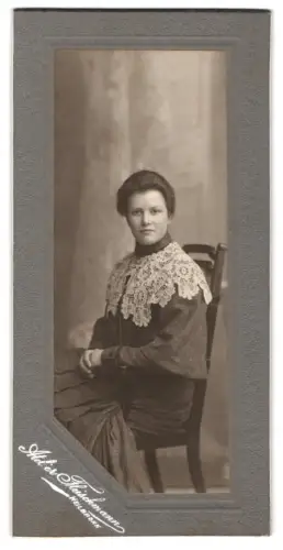 Fotografie Atelier Fleischmann, Heilbronn, Alwine Schmalzhof im Alter von 18 Jahren