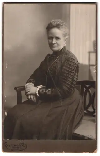 Fotografie Samson & Co., Barmen, Wertherstr. 13, Portrait der frau Mathilde Bomefeld, Elberfeld-Barmen
