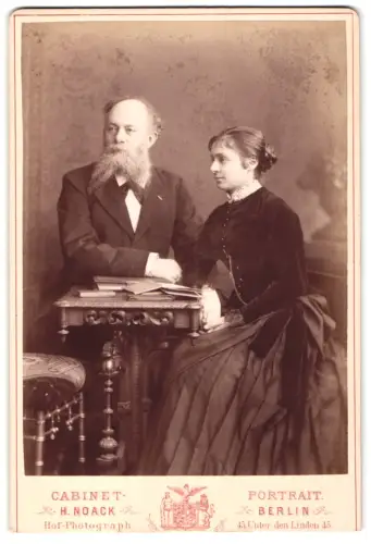 Fotografie H. Noack, Berlin, Unter den Linden 45, Portrait des Herrn Ferdinand Sieber und Vally Sieber