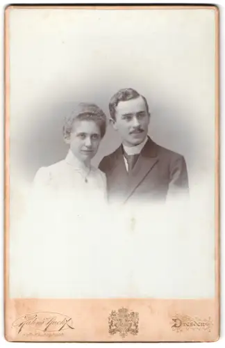 Fotografie Hahn`s Nachf., Dresden, Ferdinandstrasse 11, Porträt der Eheleute Hans und Gertrud, Nov. 1901