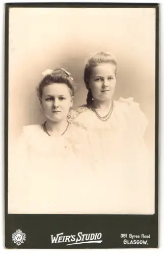Fotografie Weir`s Studio, Glasgow, Byres Road 351, Mimi und Ida Kiep im Porträt