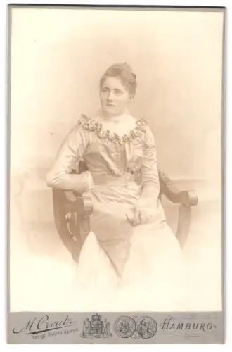 Fotografie M. Creutz, Hamburg, Altonaerstrasse 2, Alma See im hellen Kleid