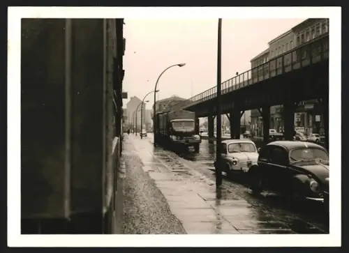 Fotografie unbekannter Fotograf, Ansicht Berlin, Hochbahntrasse in der nähe vom Bahnhof Prinzenstrasse