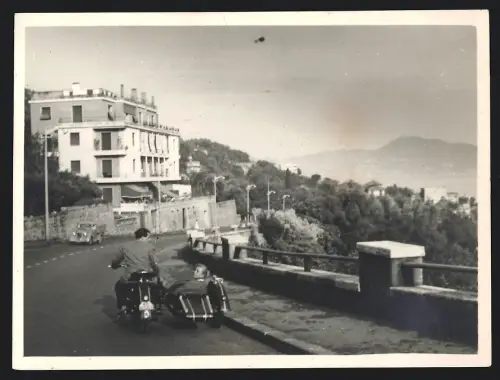 Fotografie Motorrad-Gespann, Krad mit Seitenwagen und Kennzeichen Berlin