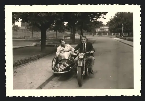 Fotografie Motorrad BMW, Krad mit Seitenwagen 1953