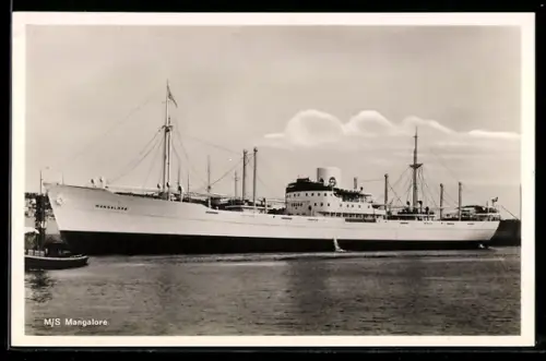 AK Schwedisches Frachtschiff M.S. Mangalore der Svenska Ostasiatiska Kompaniet im Hafen, Handelsschiff