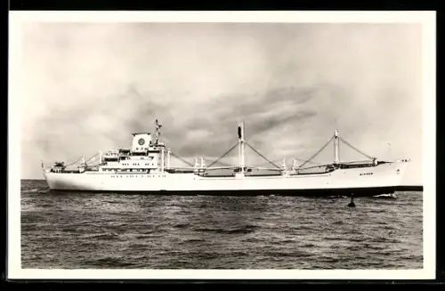 AK Schwedisches Frachtschiff M.S. Nippon der Svenska Ostasiatiska Kompaniet auf See, Handelsschiff