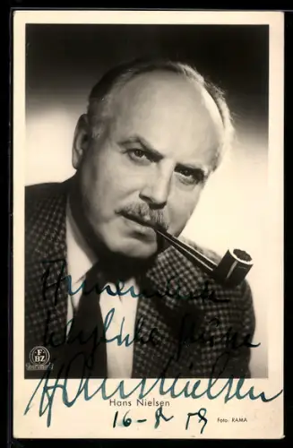 AK Schauspieler Hans Nielsen raucht Pfeife, Autograph