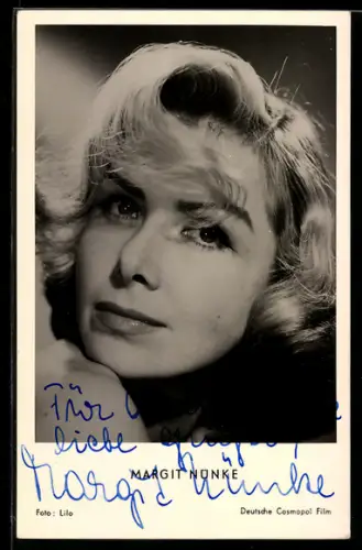 AK Schauspielerin Margit Nünke in der Nahaufnahme, Autograph