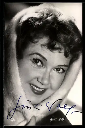 AK Schauspielerin Gusti Wolf mit breitem Lächeln, Autograph