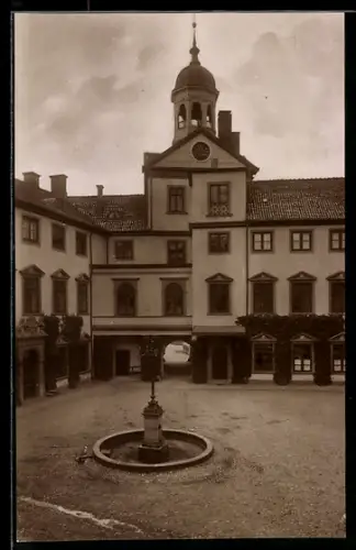 AK Eutin, Grossherzogl. Schloss, Innenhof mit Brunnen