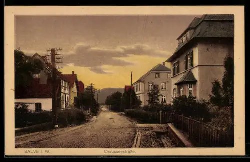 AK Balve i. W., Chausseestrasse mit Wohnhäusern