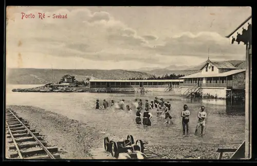 AK Porto Ré, Badegäste im Wasser
