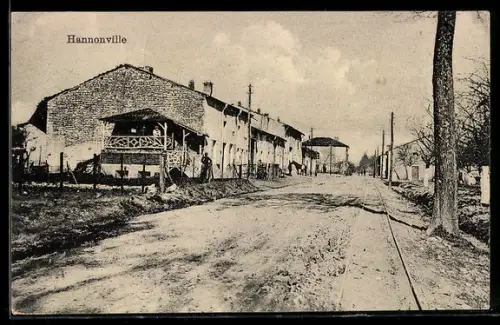 AK Hannonville, Strassenpartie mit Häusern