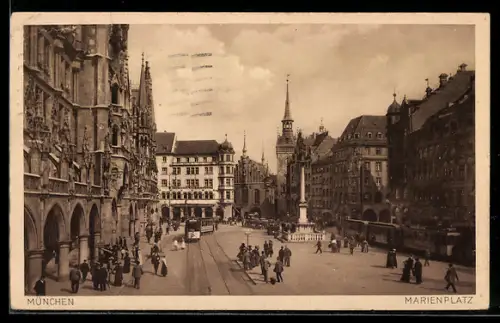 AK München, Strassenbahn auf dem Marienplatz