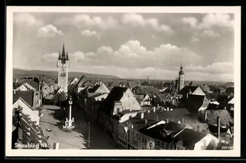 AK Straubing /Nb., Strassenpartie mit Stadtturm und Denkmal