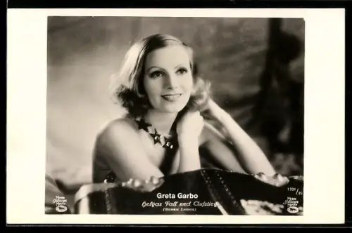 AK Schauspielerin Greta Garbo im Film Helgas Fall und Aufstieg