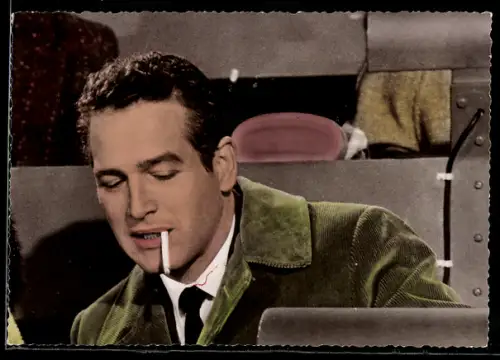 AK Schauspieler Paul Newman mit Zigarette