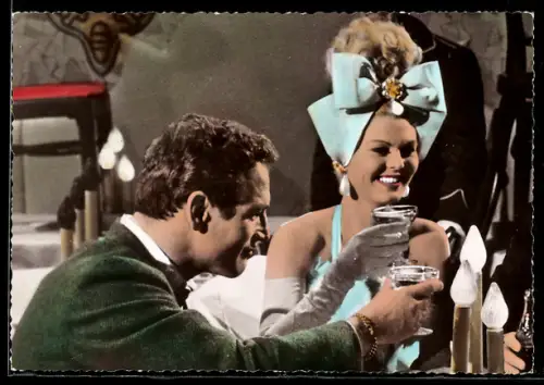 AK Schauspieler Paul Newman mit Champagnerglas
