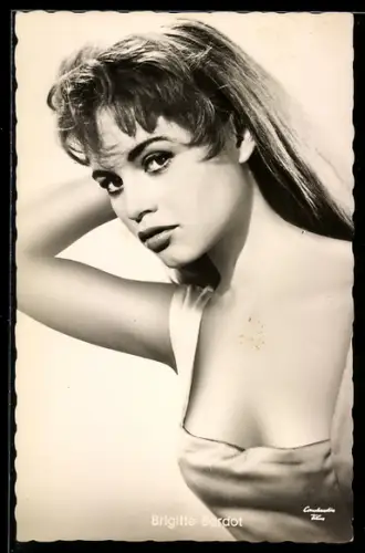 AK Brigitte Bardot im Film Gier nach Liebe, Portrait